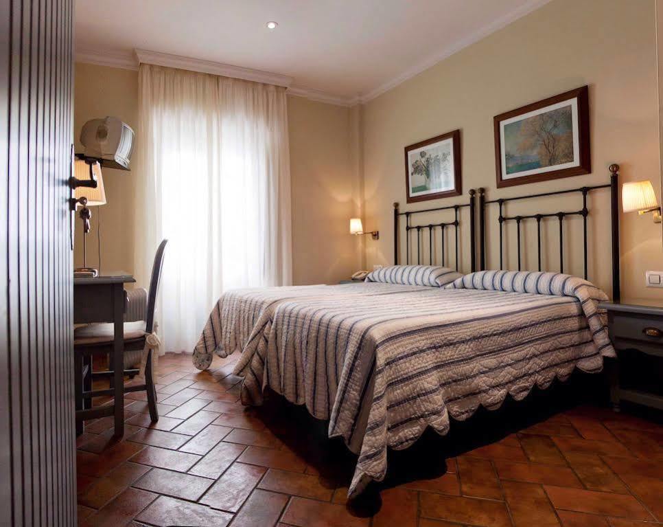 Hotel Plaza Grande Zafra Buitenkant foto